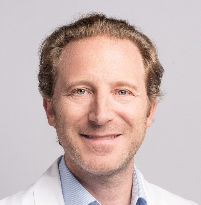 Portrait du Dr Gérald Wajnapel, médecin radiologue, co-fondateur de Téléradiologie Sans Frontières